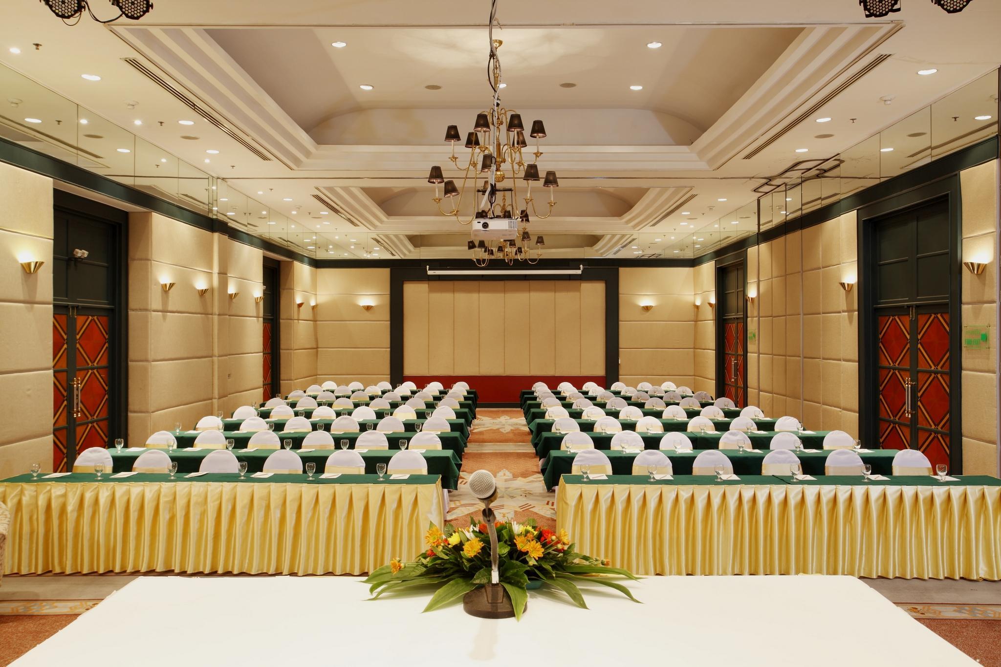 Centara Hotel Hat Yai Exterior photo