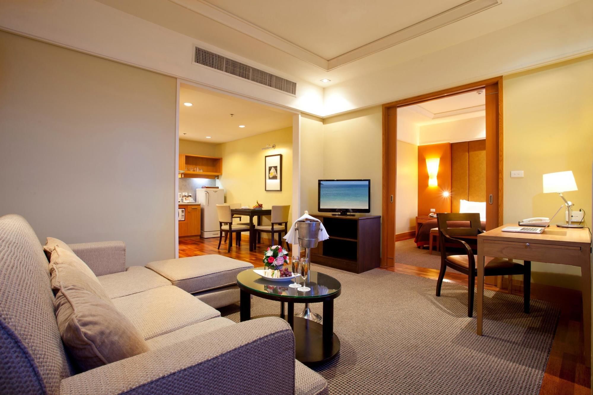 Centara Hotel Hat Yai Exterior photo